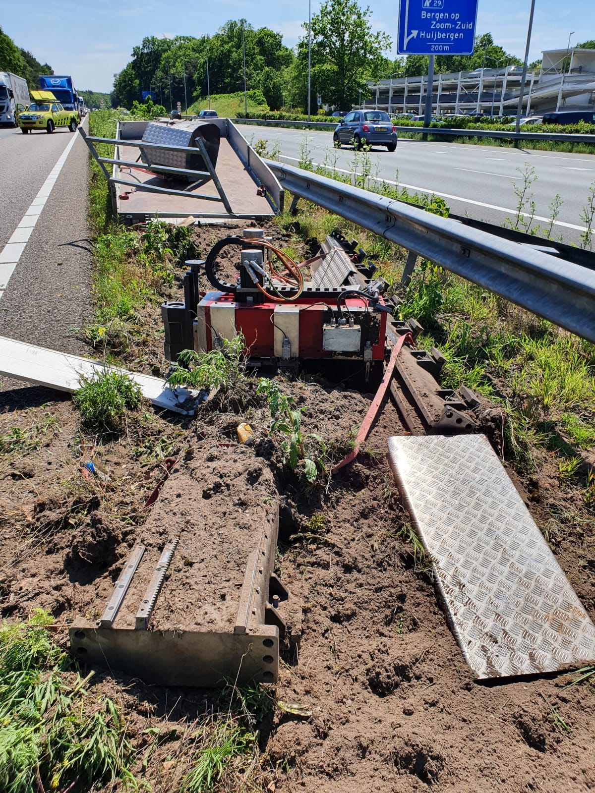 Milling machine crashes on A4, replacement parts quickly on their way