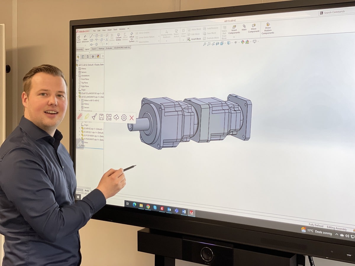 APEX DYNAMICS welcomes Stef van Oss, Operations Manager