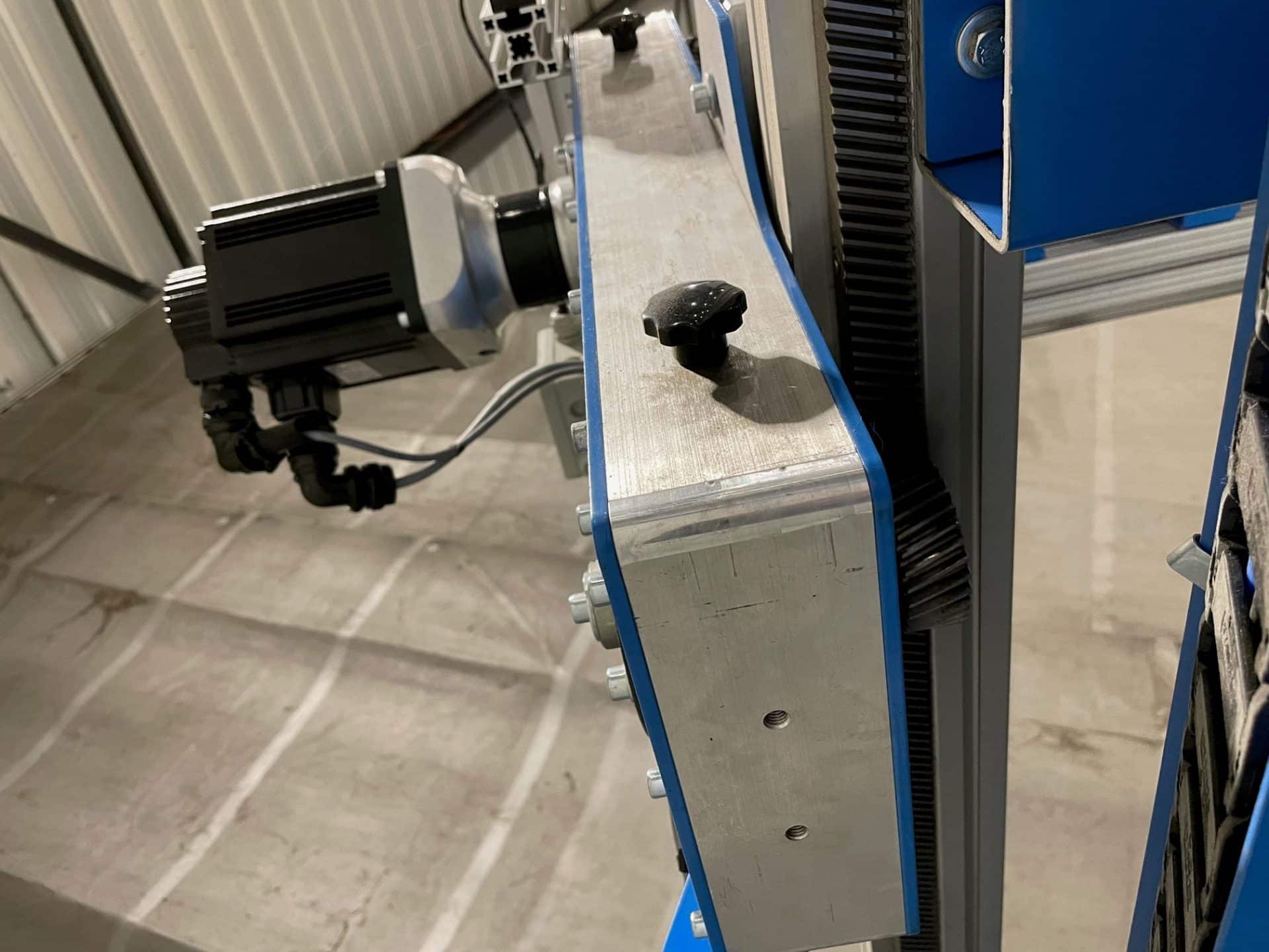 Calculate linear drive for automatic pallet nailing table