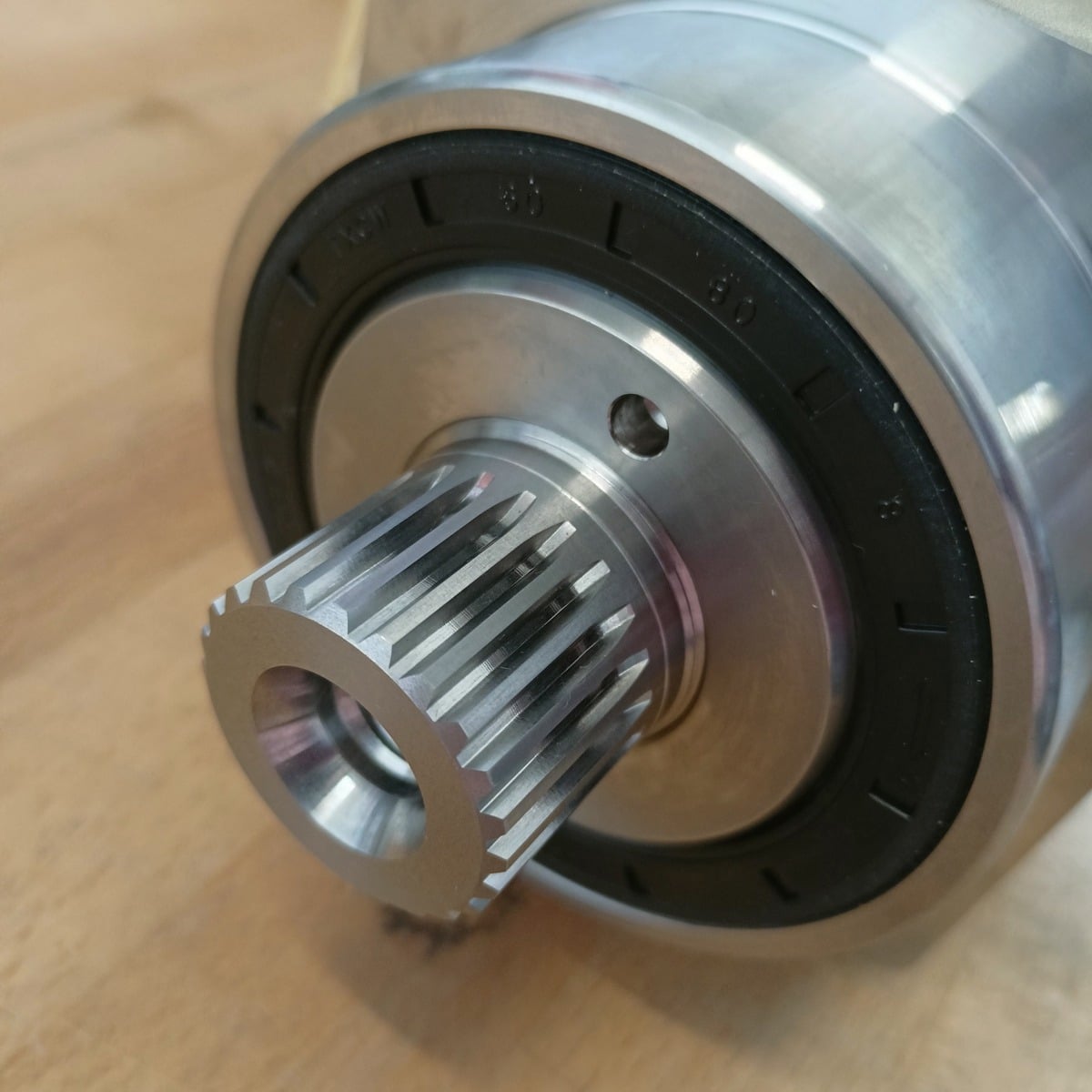 Gearbox with spline, multi-key, DIN5480 output shaft